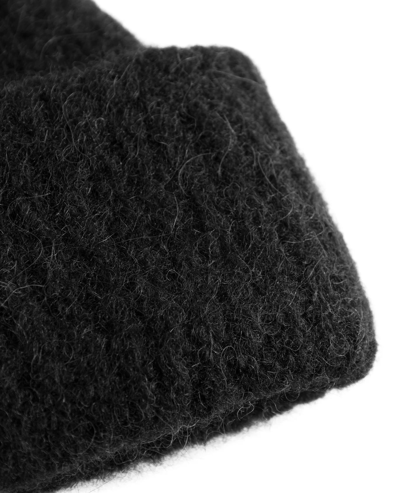 Alpaca Short Beanie - Black